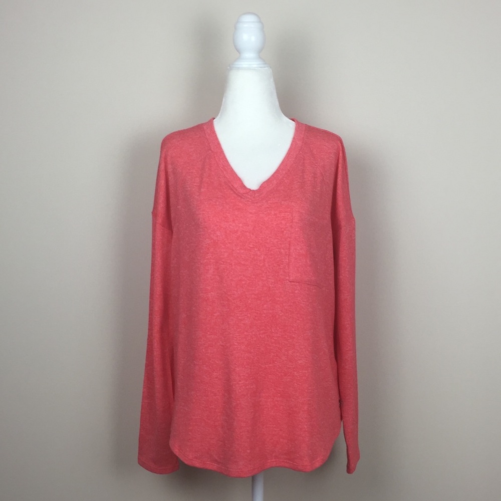 Calvin Klein - Long Sleeve V-neck Pocket Tee
